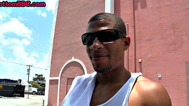 Ebony picked up stud in public anal sex outdoor