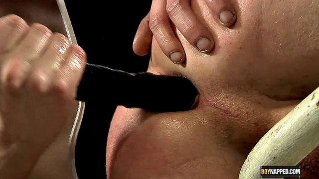 Watch Scott Williams take Ashton Bradley's cock deep and get his ass pounded hard