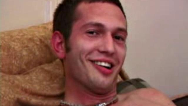 Che Playing With Dildo