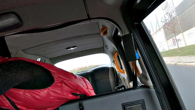 Petite 21yo cab GF fucked in outdoor by taxi driver