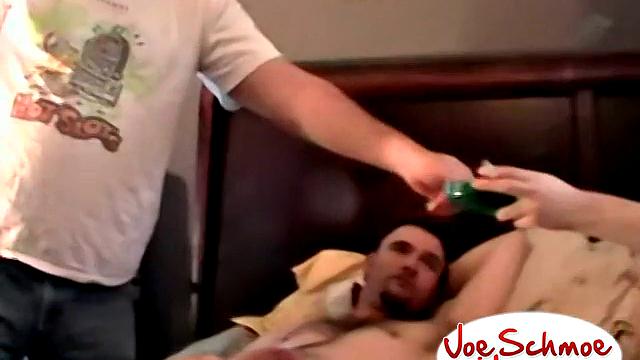 Горячие парни Джей и Блейз дрочат и сосут