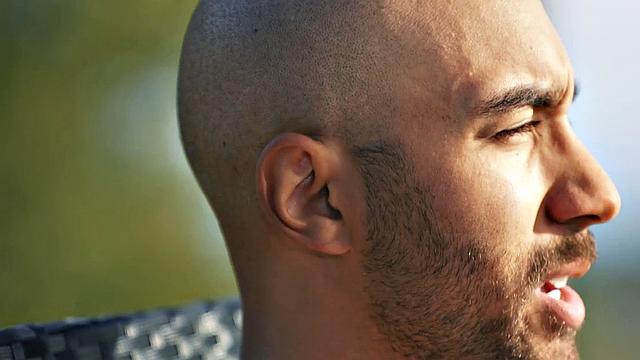 Outdoor babe bounces on lover's cock after pussylicking