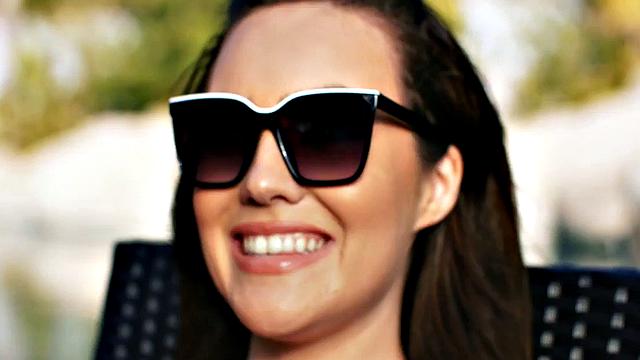 Outdoor babe bounces on lover's cock after pussylicking