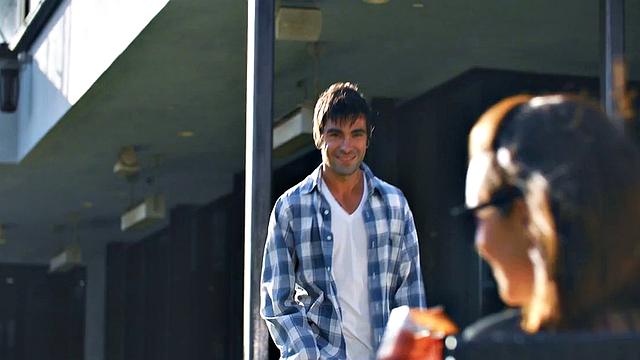 соблазнительная малышка скачет на члене после страстного куннилингуса на природе