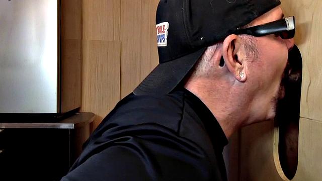 Gloryhole IR DILF barebacked by amateur till cum in mouth