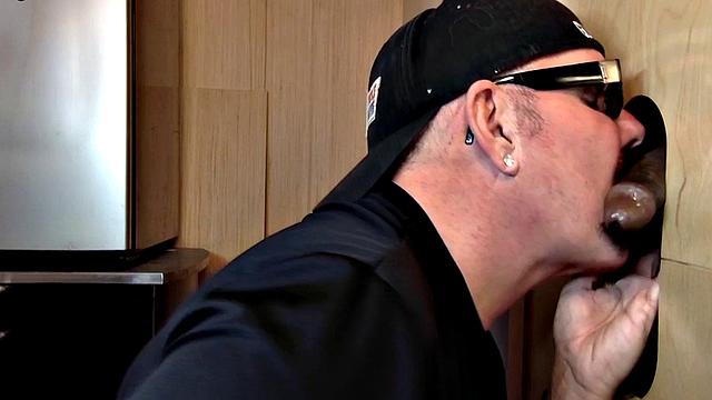 Gloryhole IR DILF barebacked by amateur till cum in mouth