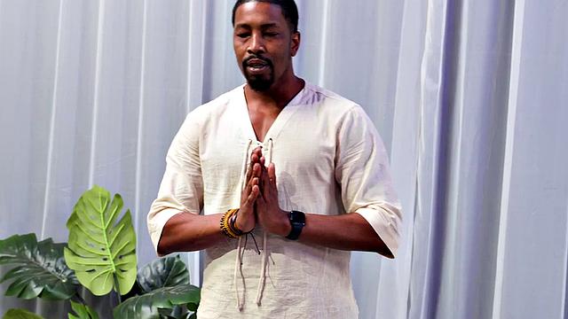 Yoga lady penetrated by big black cock in doggystyle