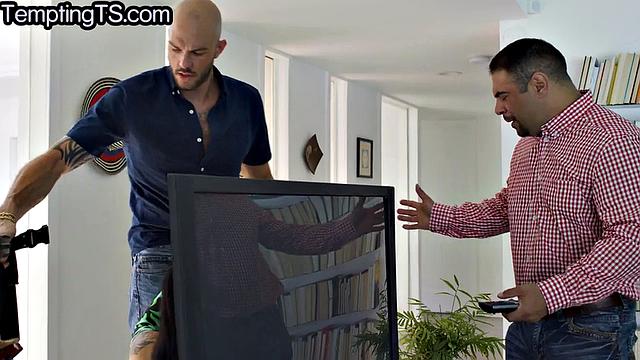 Big-titted trans analriding on BF