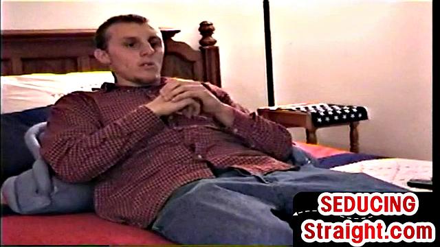 Real amateur straight guy blowjob by gay