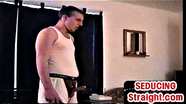 Real amateur straight guy blowjob by gay