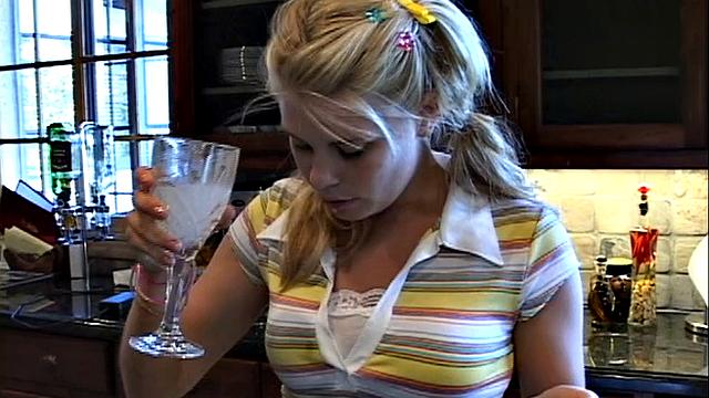 Little Summer rubbing and Masturbates