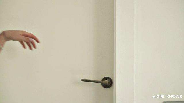 Александра Джейн, Gia Ren и Hayli Sanders устраивают лесбийский секс у бассейна, лижут и трахают пальцами друг друга на расслабоне.