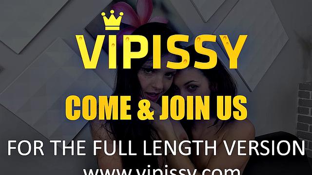 Vipissy - Pussy Licking - Pissing Lesbians