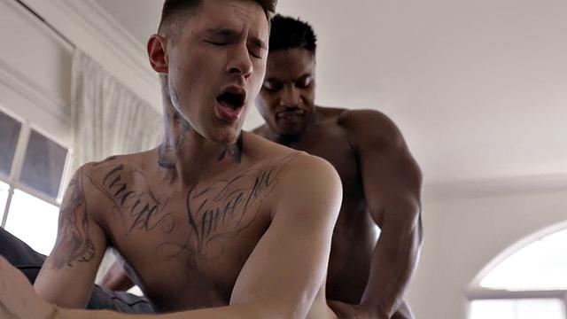 Black jock pounding ass of white tattooed stud at home