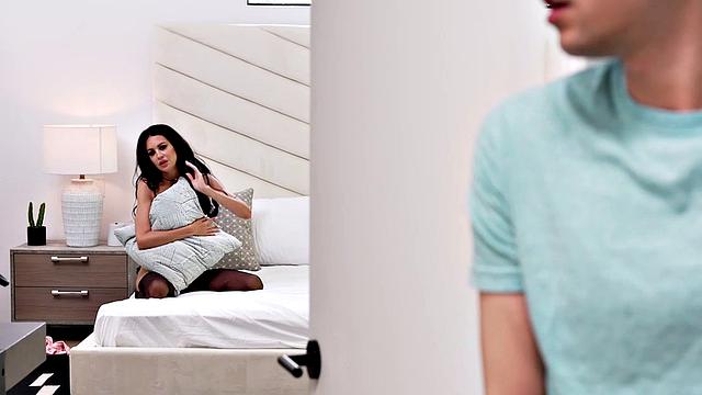 Hot MILF Jamie Michelle has her friend's son fuck her when her date cancels