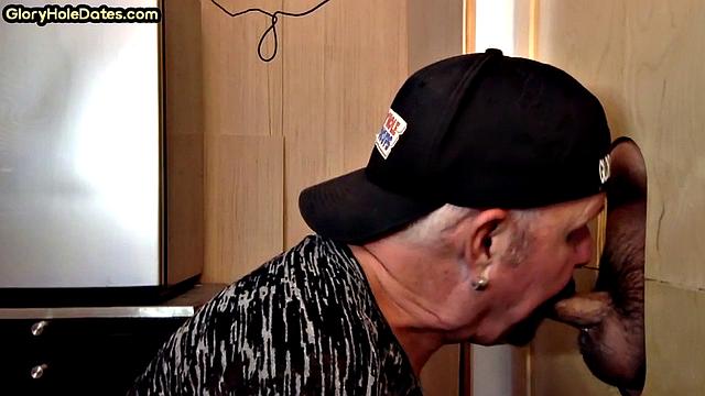 Gloryhole gaydaddy sucks cock in homemade private video