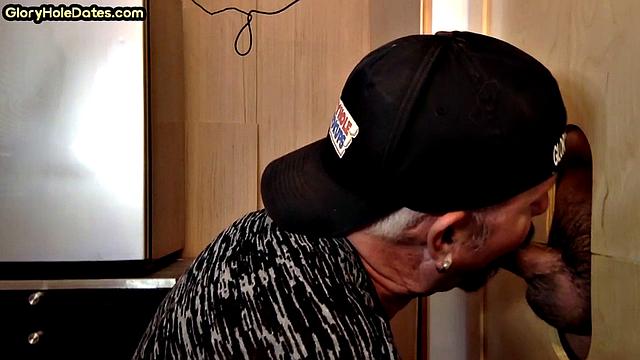 Gloryhole gaydaddy sucks cock in homemade private video