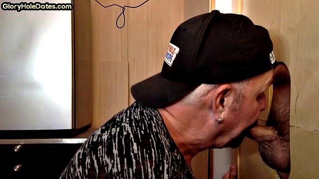 Gloryhole gaydaddy sucks cock in homemade private video
