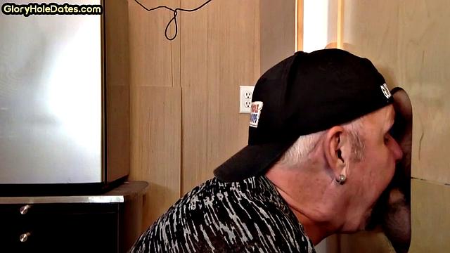 Gloryhole gaydaddy sucks cock in homemade private video