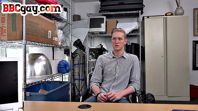 Firsttimer jock fucked at office