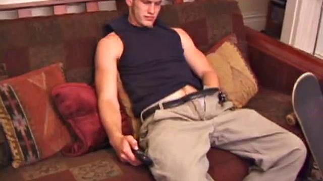 Kyler has been waiting for his big debut. A hot mid-westerner, the young man works construction and skates at the job site in the evenings. After working all day long and boarding, Kyler needs to unwind with a little personal time.