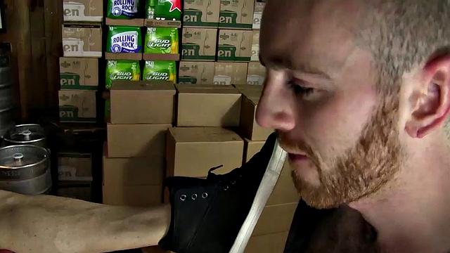 Райан Ноттс глубоко трахается с Броком