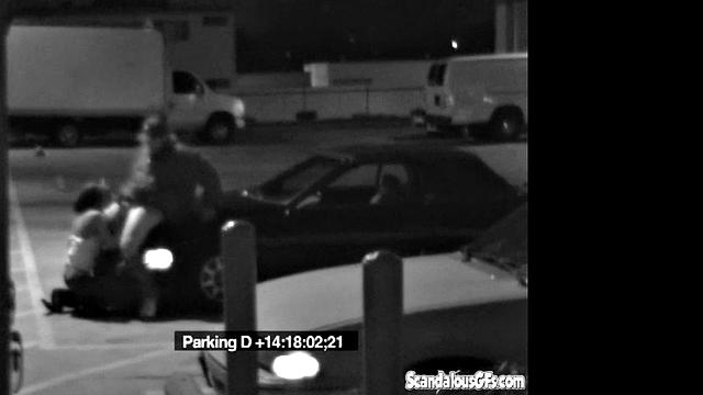 Hot Babe Blows her Boyfriend at Carpark