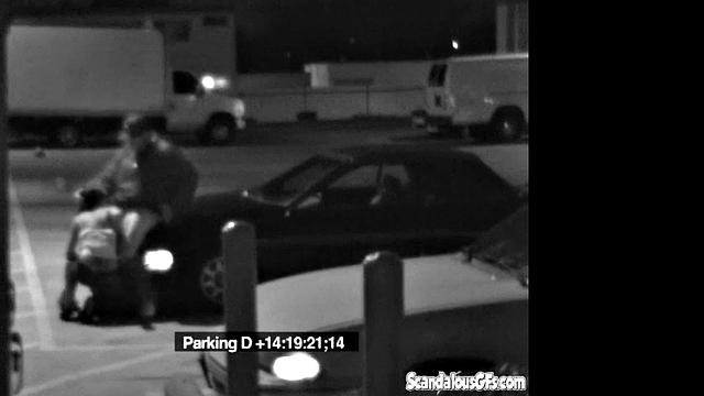 Hot Babe Blows her Boyfriend at Carpark