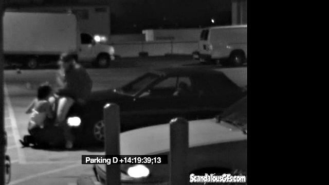 Hot Babe Blows her Boyfriend at Carpark