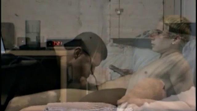 смотри, как кори отдается на горячем гей визите на дому