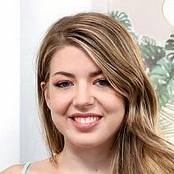 Alexa Kiss
