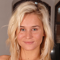 Laura Crystal