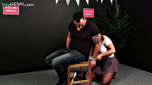 Cumthirsty babe deepthroating a guy