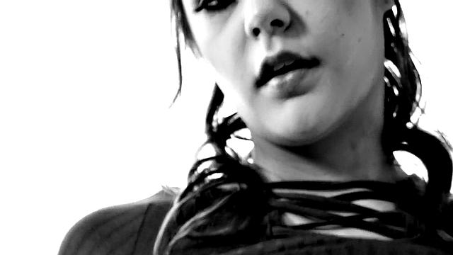 Hairy bush doublehand hj for lucky lover