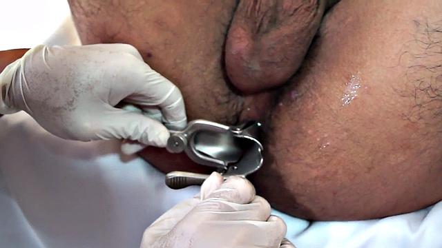 Asia twink gaping asshole at doctor infirmary