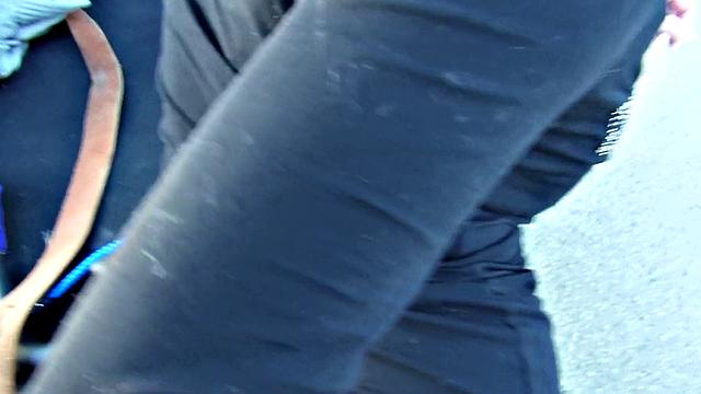 брюнетка в очках бросает соло и трахается по жёсткому