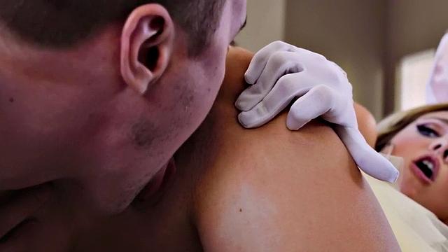 Blonde babe in high heels deepthroats a big cock in living room