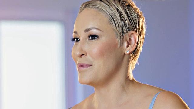 Соблазнительная брюнетка Джилл Кэссиди стала Вишенкой года, раскрывает свои секреты