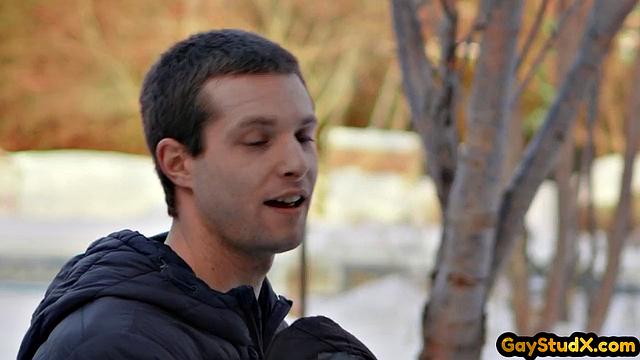 татуированный дом трахает худого парня раком