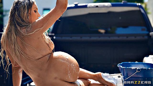 Seductive Suds Battle