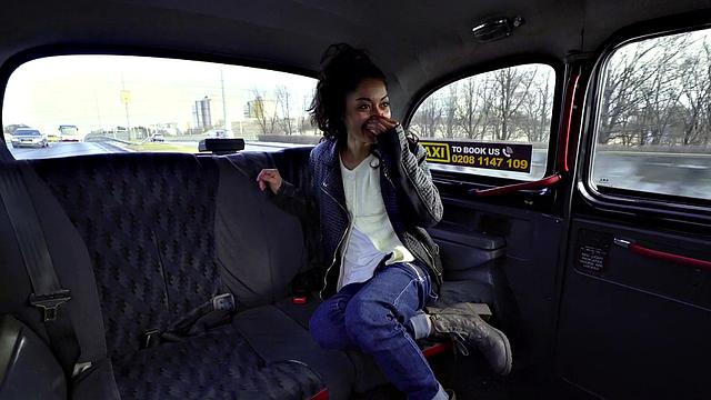 Petite Spanish Babe in jeans gets a cumshot after giving a handjob & taking a facial in the car