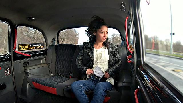 Petite Spanish Babe in jeans gets a cumshot after giving a handjob & taking a facial in the car