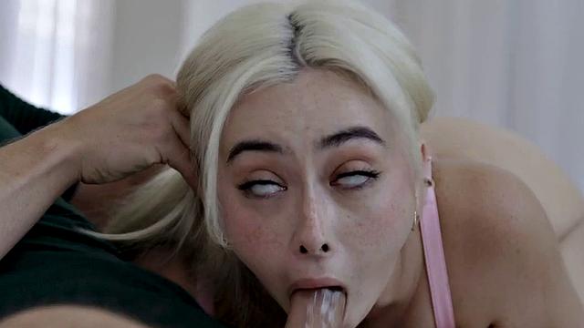 Босс не сдержался и жёстко оттрахал бигтиттед СвитБэй на собеседовании