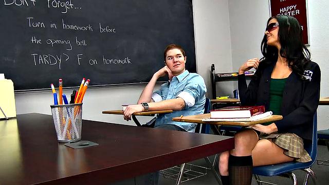 Early Bird Gets The Pussy