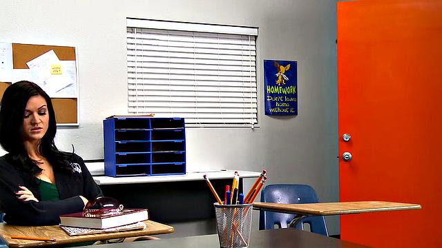 Early Bird Gets The Pussy