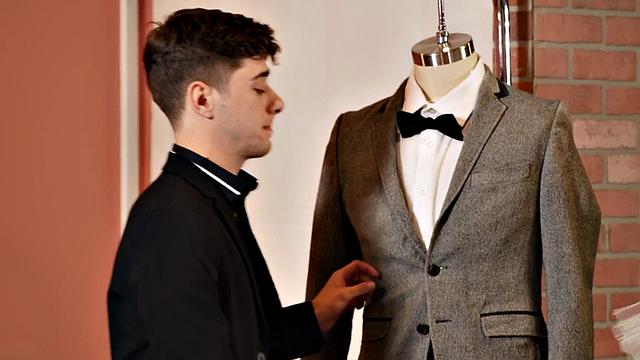 Doggystyled twink fucked by mature guy in anal