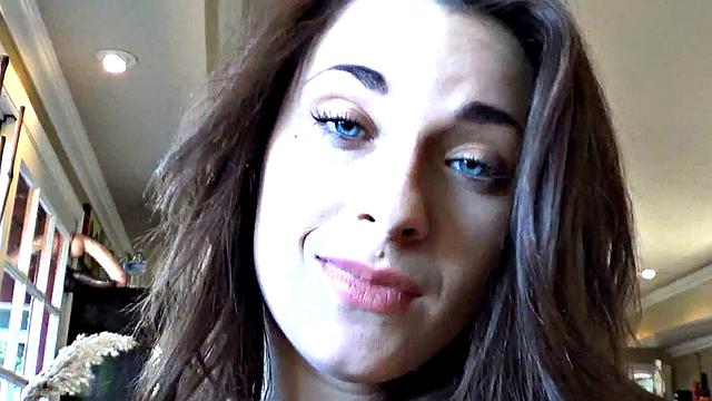 Britney Blue Play Piano and Masturbates