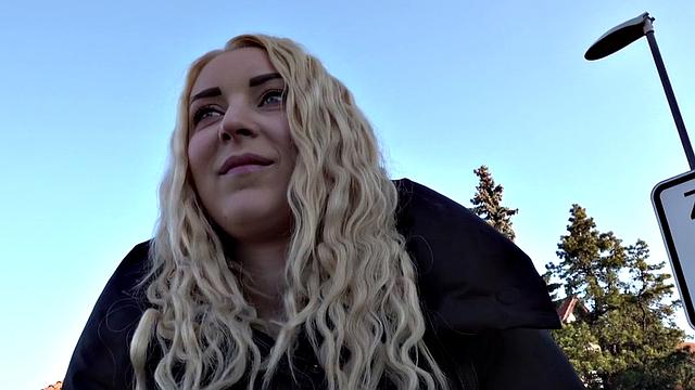 Hot blonde picked up for a wild bj and spoon session in the open