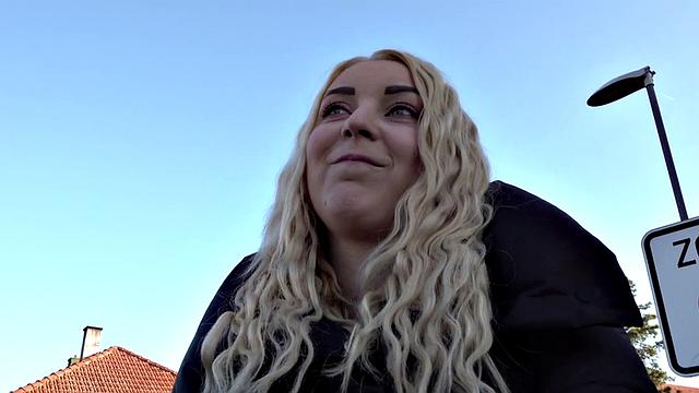 Hot blonde picked up for a wild bj and spoon session in the open