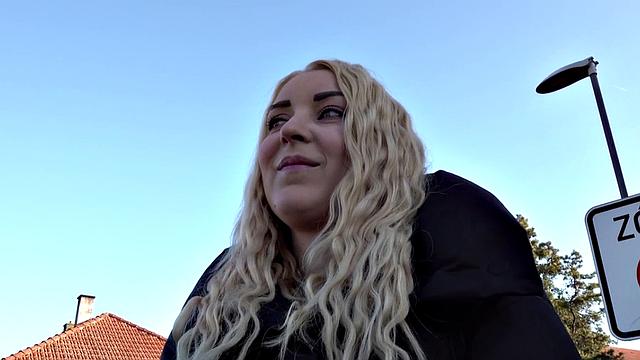 Hot blonde picked up for a wild bj and spoon session in the open